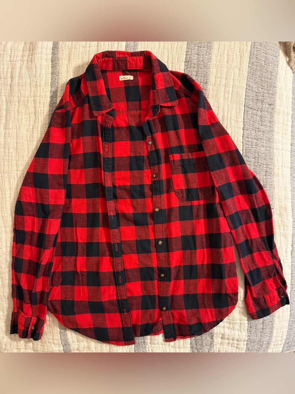 Hollister Women’s Red and Black Flannel Button Down